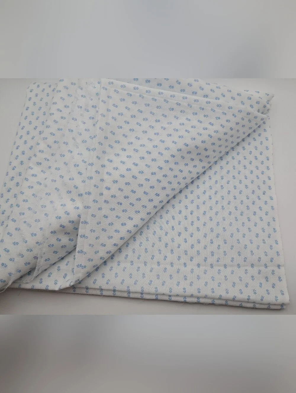 Vintage Floral 100% Cotton Fabric 2 Yards - Baby Blue Daisies on White 45in Wide